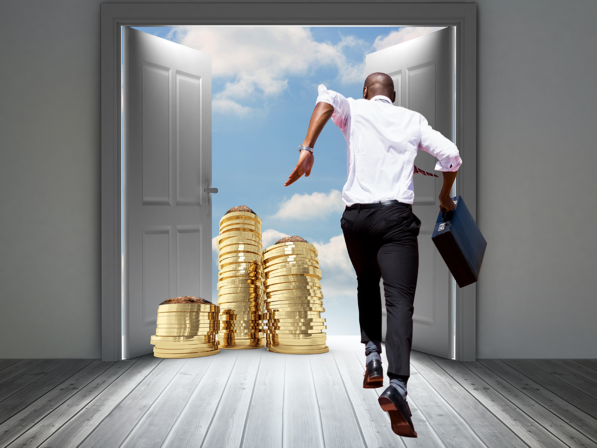 Banking Expert Mike Augustine Explains Member Benefits in HelloNation